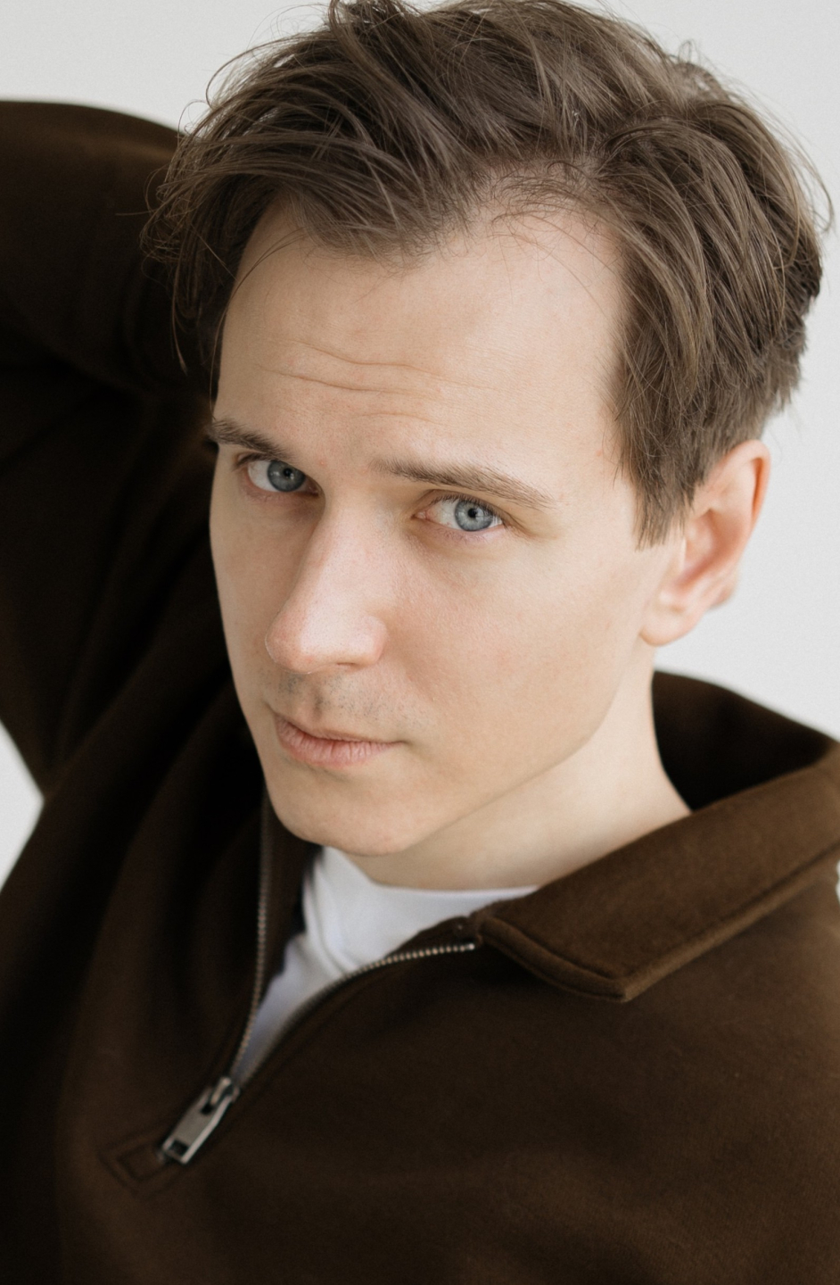 АНДРЕЙ ПОПОВ