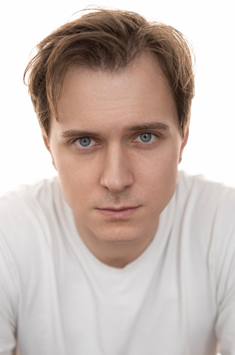 АНДРЕЙ ПОПОВ